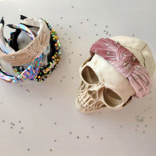 Load image into Gallery viewer, Velvet Star knot Headband
