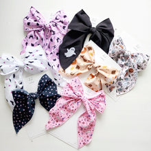 Load image into Gallery viewer, Pink Stars Halloween Bow
