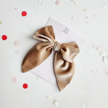 Load image into Gallery viewer, VALENTINE Velvet Bow&#39;s
