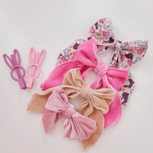 Load image into Gallery viewer, Hot Pink Velvet Bow
