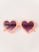 Load image into Gallery viewer, Scallop Heart Sunnies- Nude

